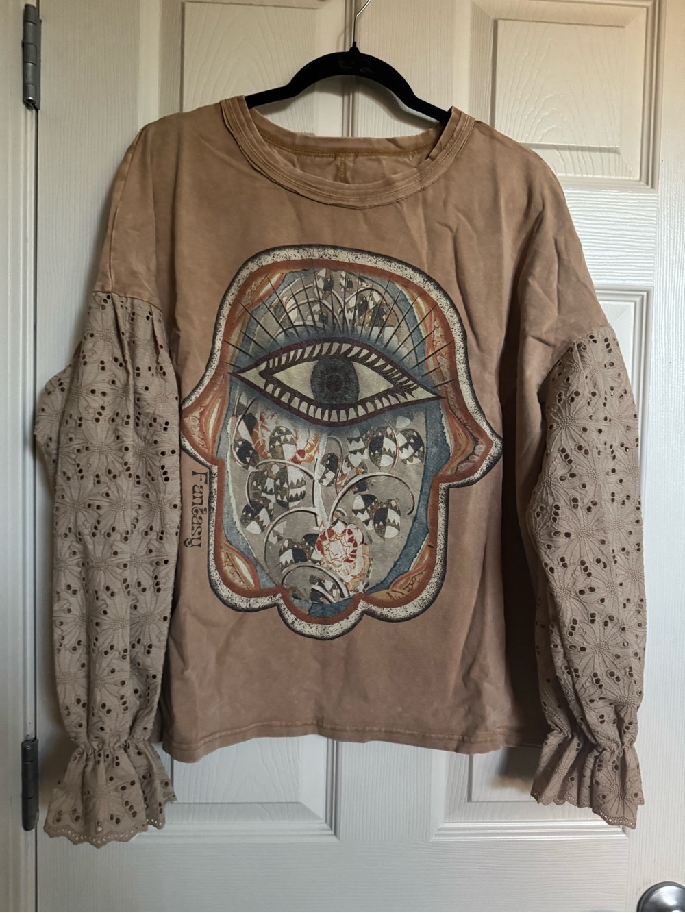 NWOT Bohemela Beige Evil Eye Print Long Sleeve Tee with Eyelet Sleeves, Large - Picture 2 of 13
